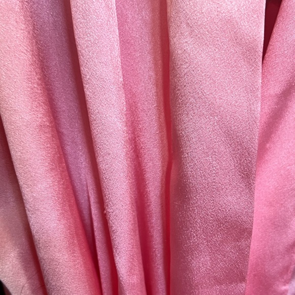 Limited Edition Victoria's Secret 2016 Pink Robe - Picture 10 of 16